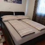 Lägenhet Sunny Deluxe With 2 Ac And Seaview Pag Town