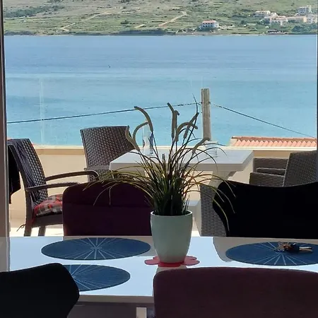 Sunny Deluxe * Pag Town