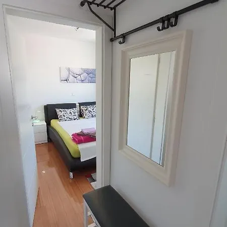 Sunny Deluxe With 2 Ac And Seaview *