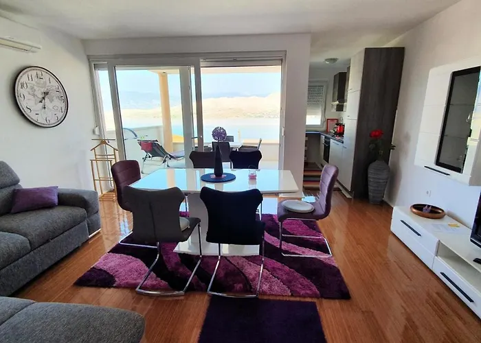 Apartment Sunny Deluxe With 2 Ac And Seaview *