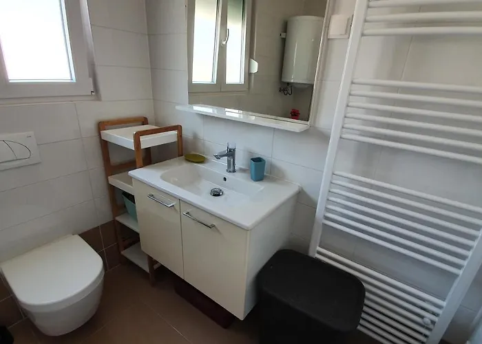 Sunny Deluxe With 2 Ac And Seaview *